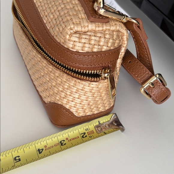 Cheval Firenze Raffia and Leather Tan Woven Handbag! Gorgeous - Picture 14 of 16